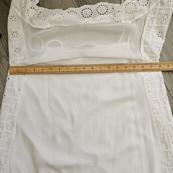 Zara Trafaluc Women's White Eyelet Ruffle Mini Dress Size Large Sleeveless - Picture 3 of 4